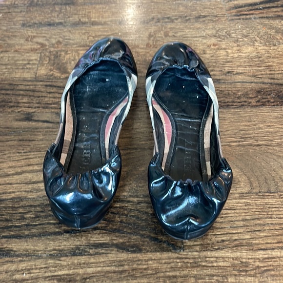 Authentic Burberry leather ballet flats size 38 - Picture 4 of 5